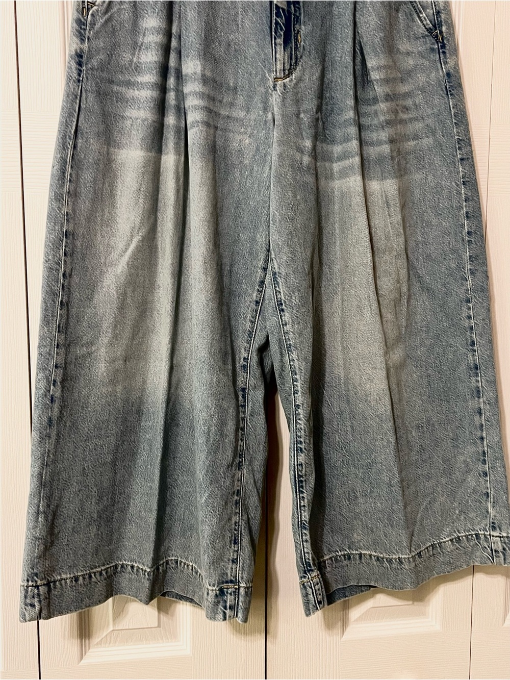 Anthropologie Pilcro Emory Pleated High Rise Wide Leg faded Jeans Size 28 - Picture 5 of 14